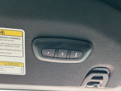 Used 2023 Jeep Wrangler Unlimited w/ Sun & Screen Package image 34