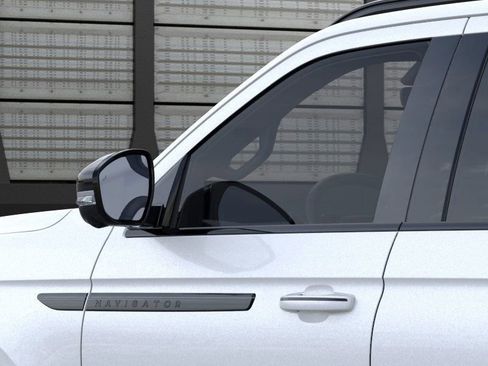 New 2026 Lincoln Navigator Reserve w/ Jet Appearance Package image 21