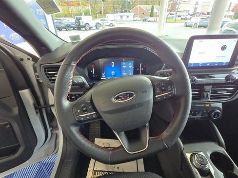 Used 2025 Ford Escape ST-Line image 14