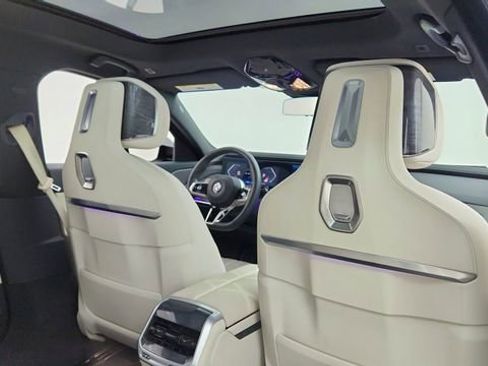 Used 2023 BMW 740i w/ Parking Assistance Package image 26