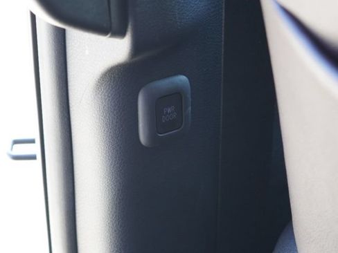 Used 2024 Toyota Sienna Platinum FWD image 52