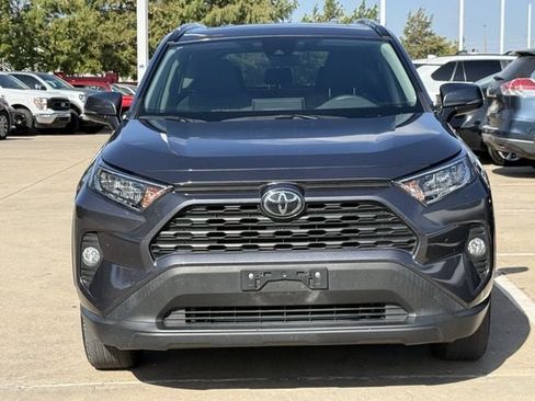 Used 2020 Toyota RAV4 XLE w/ Convenience Package FWD image 8