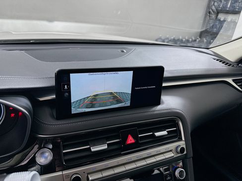 Used 2025 Genesis G70 2.5T image 22