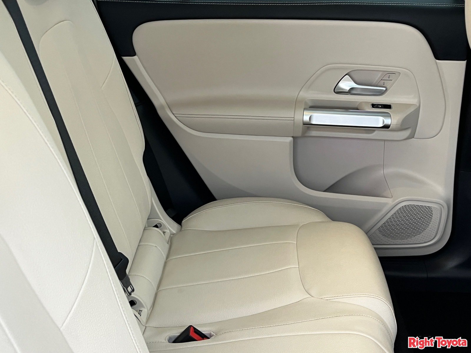 Used 2022 Mercedes-Benz GLB 250 image 14