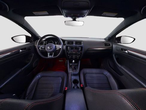 Used 2018 Volkswagen Jetta GLI FWD image 9