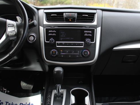 Used 2017 Nissan Altima 2.5 SR w/ Midnight Edition Package image 21