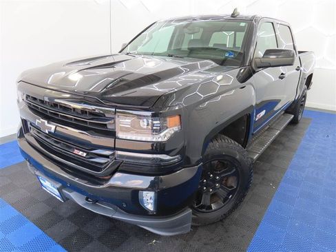 Used 2018 Chevrolet Silverado 1500 LTZ Z71 w/ Midnight Edition AWD/4WD image 4