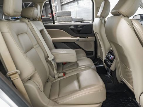 Used 2022 Lincoln Aviator 2WD image 33