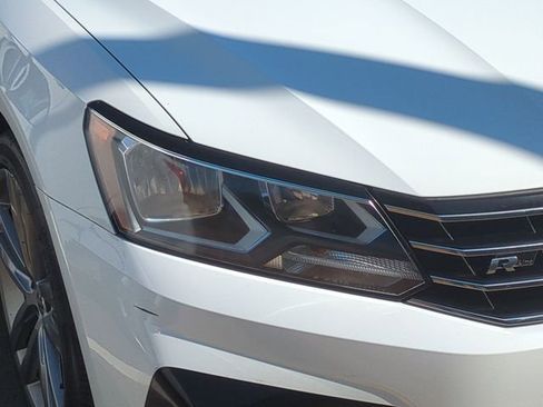 Used 2017 Volkswagen Passat 1.8T R-Line FWD image 8