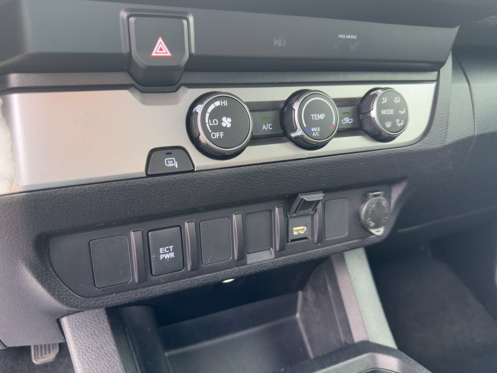 Used 2022 Toyota Tacoma SR RWD image 23