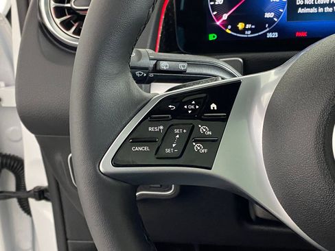 Used 2026 Mercedes-Benz GLB 250 4MATIC image 18