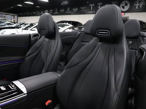 Used 2025 Mercedes-Benz CLE 300 4MATIC Cabriolet image 18