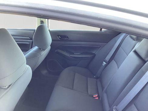 Used 2024 Nissan Altima 2.5 SV image 15