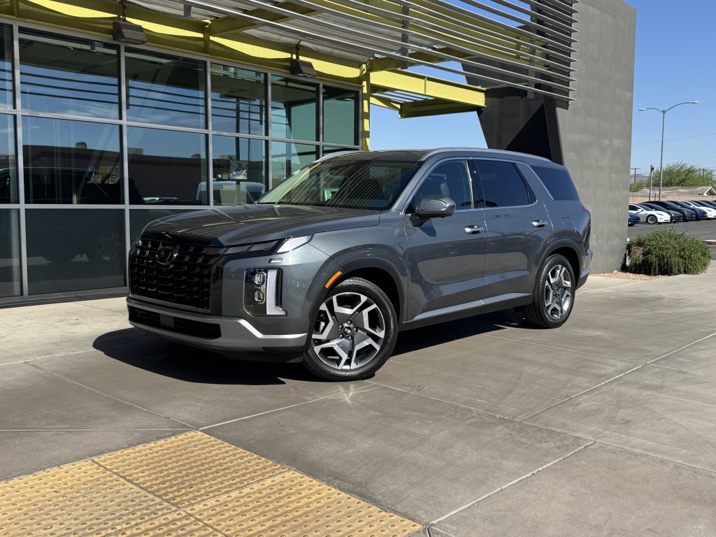 Used 2024 Hyundai Palisade Limited FWD image 1