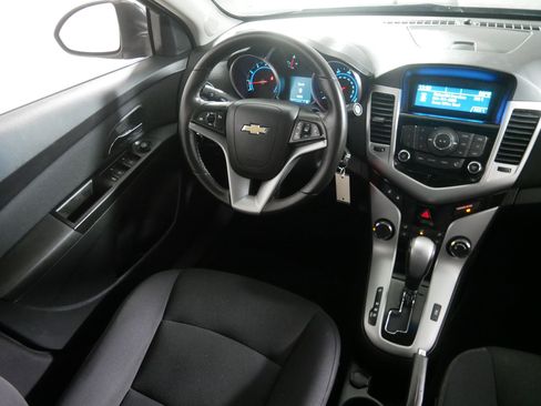 Used 2012 Chevrolet Cruze LT image 9