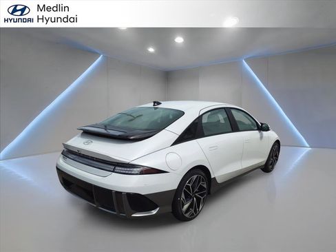 Used 2024 Hyundai Ioniq 6 SEL image 3