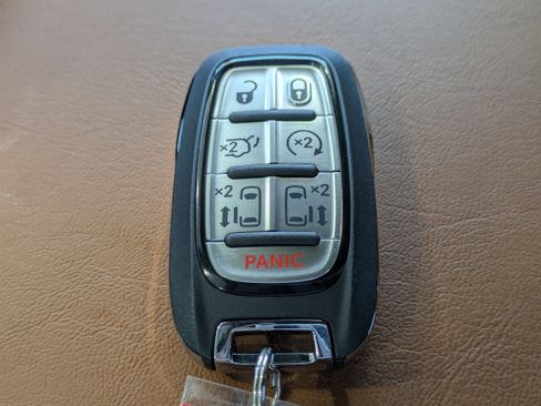 New 2026 Chrysler Pacifica Pinnacle w/ Trailer Tow Group image 33