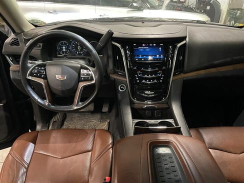 Used 2015 Cadillac Escalade ESV Premium image 12