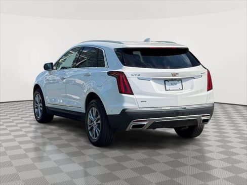 Used 2022 Cadillac XT5 Premium Luxury w/ Technology Package AWD/4WD image 5