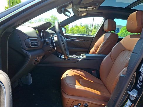 Certified 2023 Maserati Levante GT AWD/4WD image 13