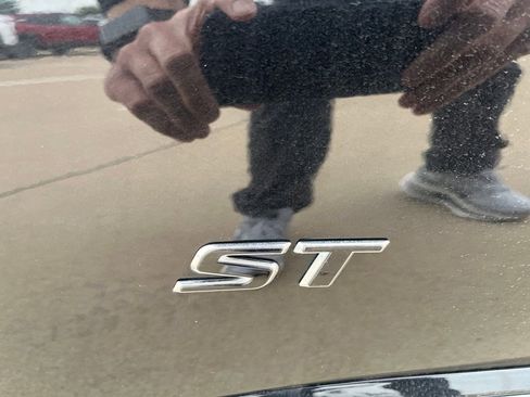 Certified 2025 Buick Envision Sport Touring AWD/4WD image 9