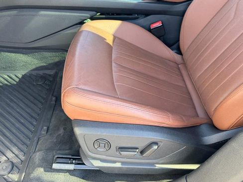 Used 2022 Audi e-tron Premium Plus w/ Premium Plus Package image 14