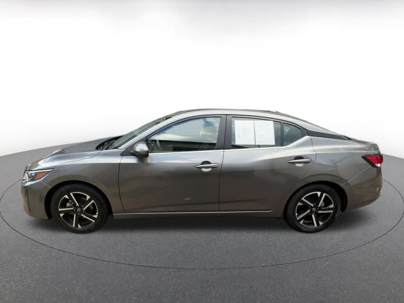 Used 2025 Nissan Sentra SV FWD image 8