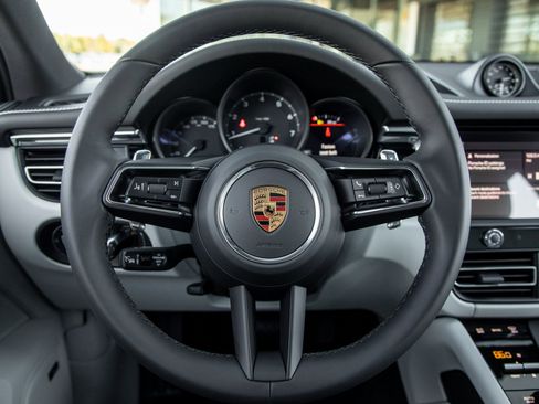 New 2026 Porsche Macan image 27