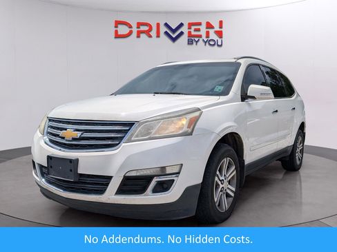 Used 2015 Chevrolet Traverse LT FWD image 1