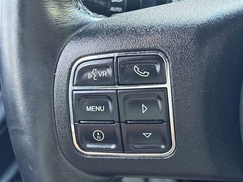 Used 2018 Jeep Wrangler Unlimited Rubicon w/ Connectivity Group image 33