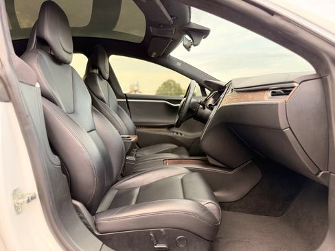 Used 2018 Tesla Model S AWD image 27