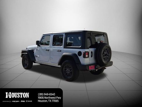 Used 2024 Jeep Wrangler Sport S image 5