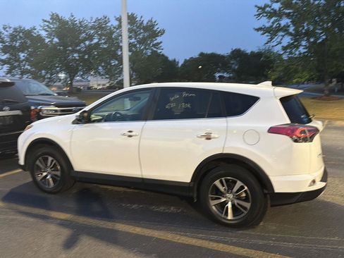 Used 2018 Toyota RAV4 XLE FWD image 3
