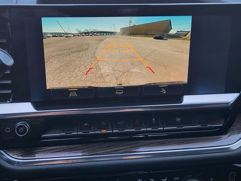 Used 2023 Chevrolet Silverado 1500 LT w/ Leather Package image 19