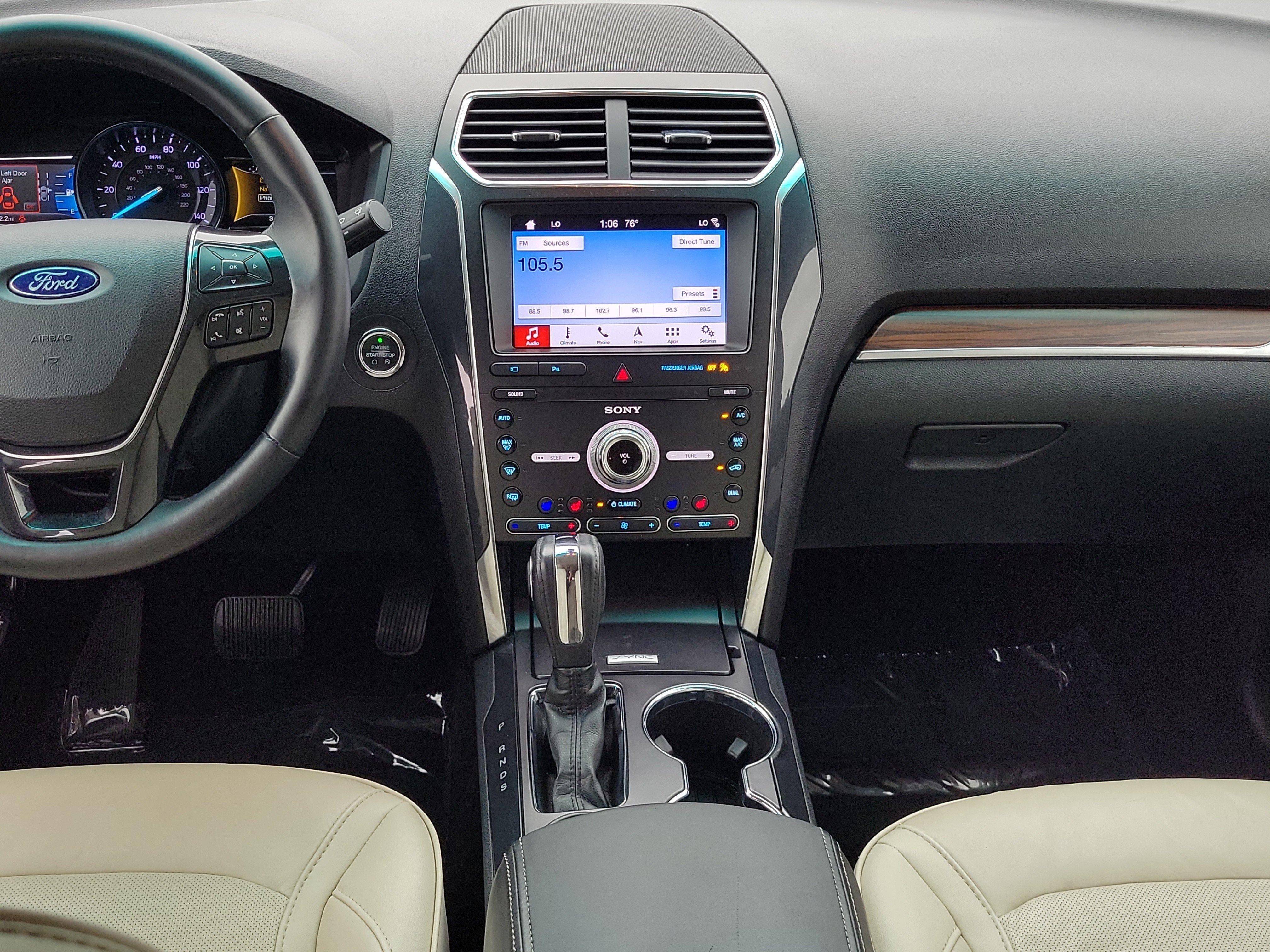Used 2019 Ford Explorer Limited w/ Limited Luxury Package FWD image 16