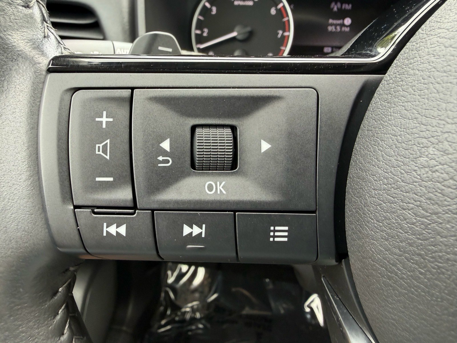 Certified 2023 Nissan Rogue SV w/ SV Premium B Package AWD/4WD image 28