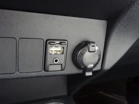 Used 2018 Toyota RAV4 Limited AWD/4WD image 20