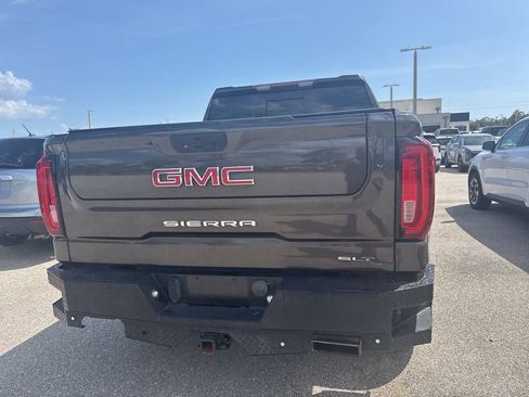 Used 2019 GMC Sierra 1500 SLT w/ SLT Premium Plus Package AWD/4WD image 4