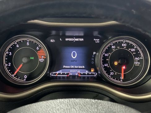 Used 2018 Jeep Cherokee Limited AWD/4WD image 11