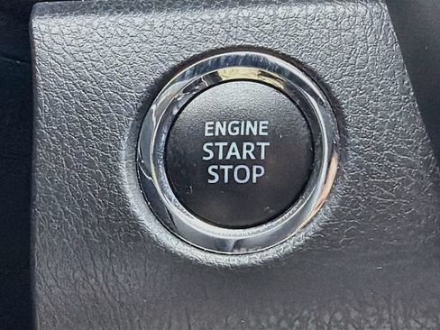 Used 2020 Toyota Camry SE w/ Convenience Package FWD image 33