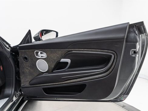 Used 2019 Aston Martin DB11 Volante image 59