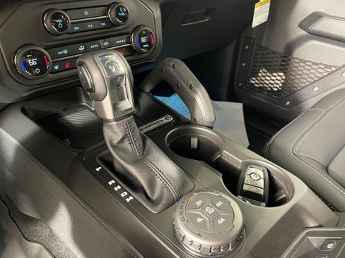 New 2026 Ford Bronco Outer Banks w/ Sasquatch Package AWD/4WD image 7