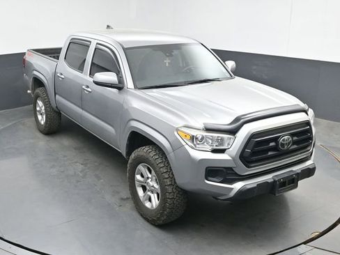 Used 2020 Toyota Tacoma SR image 19