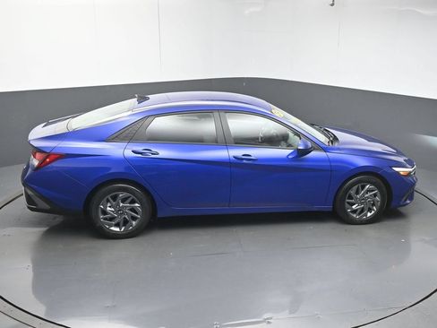 Used 2024 Hyundai Elantra SEL FWD image 45