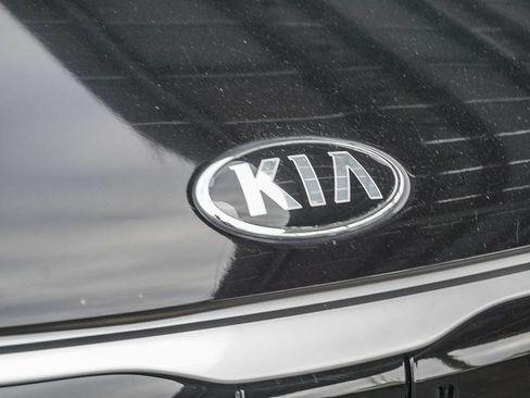 Used 2017 Kia Soul EV + w/ Sun & Fun Package FWD image 12
