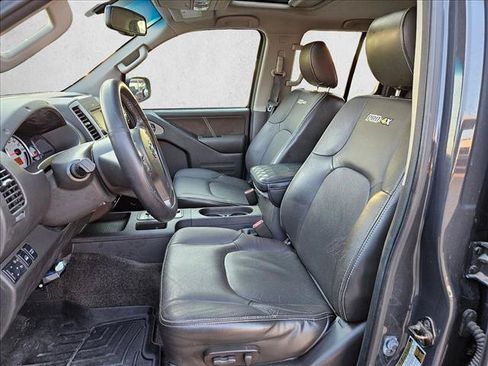 Used 2015 Nissan Frontier PRO-4X w/ Pro-4x Luxury Package AWD/4WD image 14