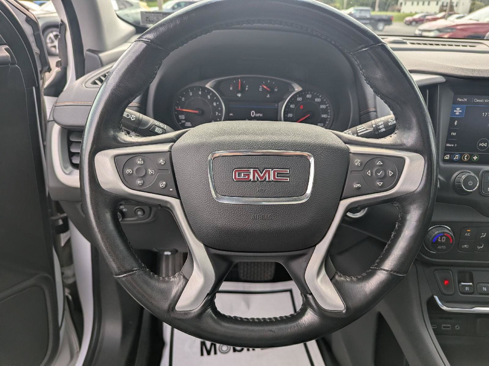 Used 2020 GMC Terrain SLT w/ Preferred Package AWD/4WD image 18