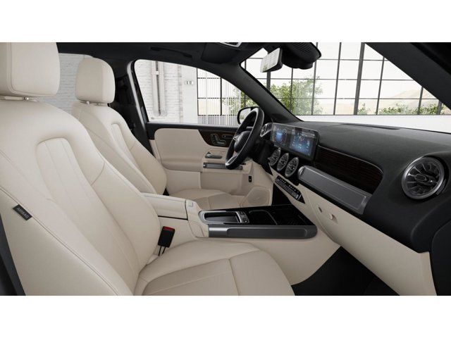 Used 2026 Mercedes-Benz GLB 250 4MATIC image 4