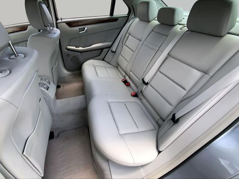 Used 2013 Mercedes-Benz E 350 Sedan image 20