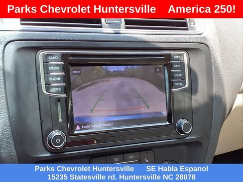 Used 2017 Volkswagen Jetta SE FWD image 5